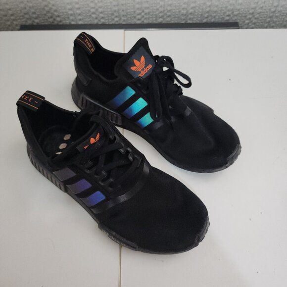 Adidas Ultra Boost Men's Size 10.5 Black and Iridescent Sneaker Shoes - Picture 6 of 13